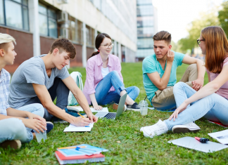 Dos And Don’t For Your First Year At College