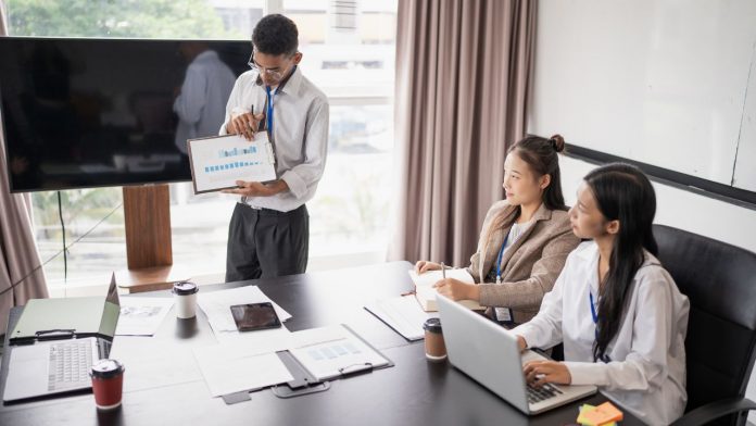 Develop Leadership Skills in College